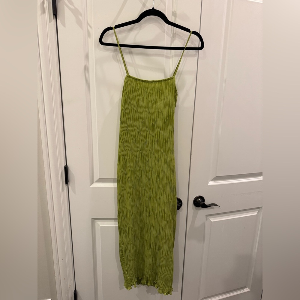 ASTR The Label Green Midi Dress